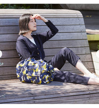 Carica l'immagine nel visualizzatore di Gallery, Shupatto - Compact Bag M - Ashiato