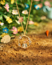 Carica l'immagine nel visualizzatore di Gallery, Fable England - Collana x Peter Rabbit "non ti scordar di me"