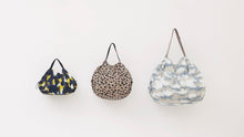Carica l'immagine nel visualizzatore di Gallery, Shupatto - Compact Bag S - Kokage