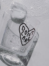 Carica l'immagine nel visualizzatore di Gallery, Bicchiere Don’t care - size M