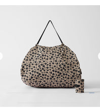 Carica l'immagine nel visualizzatore di Gallery, Shupatto - Compact Bag L - Ashiato