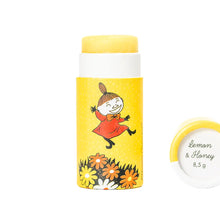 Carica l'immagine nel visualizzatore di Gallery, Moomin by G&L - Balsamo labbra a base di cera d’api al limone e miele