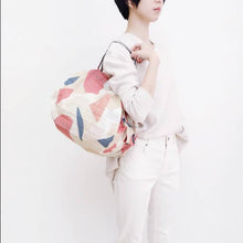 Carica l'immagine nel visualizzatore di Gallery, Shupatto - Compact Bag M - Hagire