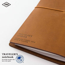Carica l'immagine nel visualizzatore di Gallery, Traveler’s Notebook Regular - Taccuino con copertina in pelle cammello deluxe