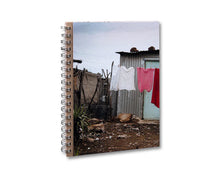 Carica l'immagine nel visualizzatore di Gallery, Libro I carry Her Photo with Me - Lindokuhle Sobekwa