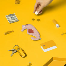 Carica l'immagine nel visualizzatore di Gallery, Don Fisher - Bustina Portamonete Cavalluccio Marino