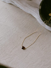 Carica l'immagine nel visualizzatore di Gallery, Collana Cuore Granata