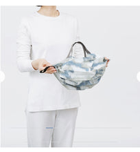 Carica l&#39;immagine nel visualizzatore di Gallery, Shupatto - Compact Bag S - Ukigumo
