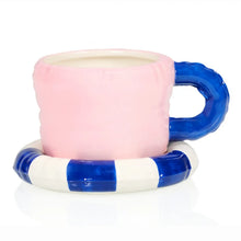 Carica l'immagine nel visualizzatore di Gallery, Bitten - Tazza Floaty Mug Blu Rosa
