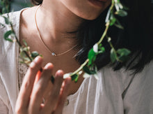 Carica l'immagine nel visualizzatore di Gallery, Collana pendente Theia
