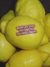 Carica l'immagine nel visualizzatore di Gallery, Bicchiere When Life gives you Lemons - size M
