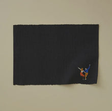 Carica l&#39;immagine nel visualizzatore di Gallery, Sylvie Thiriez - Tovaglietta da colazione Central Park nero
