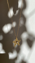 Carica l'immagine nel visualizzatore di Gallery, AVA Atelier - Collana Stella Oro con perla
