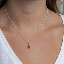 Carica l'immagine nel visualizzatore di Gallery, Collana mini teschio argento
