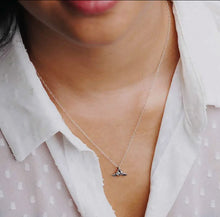 Carica l'immagine nel visualizzatore di Gallery, Collana mini cuore volante  argento
