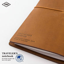 Carica l&#39;immagine nel visualizzatore di Gallery, Traveler’s Notebook Regular - Taccuino con copertina in pelle cammello deluxe
