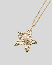 Carica l'immagine nel visualizzatore di Gallery, AVA Atelier - Collana Stella Oro con perla
