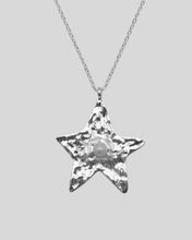 Carica l'immagine nel visualizzatore di Gallery, AVA Atelier - Collana Stella Argento con perla
