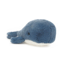 Carica l&#39;immagine nel visualizzatore di Gallery, Jellycat Blue Wavelly  Whale - Balena
