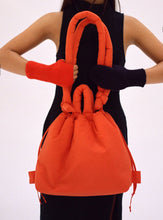 Carica l&#39;immagine nel visualizzatore di Gallery, Olend Backpacks Ona Borsa Balloon Arancio
