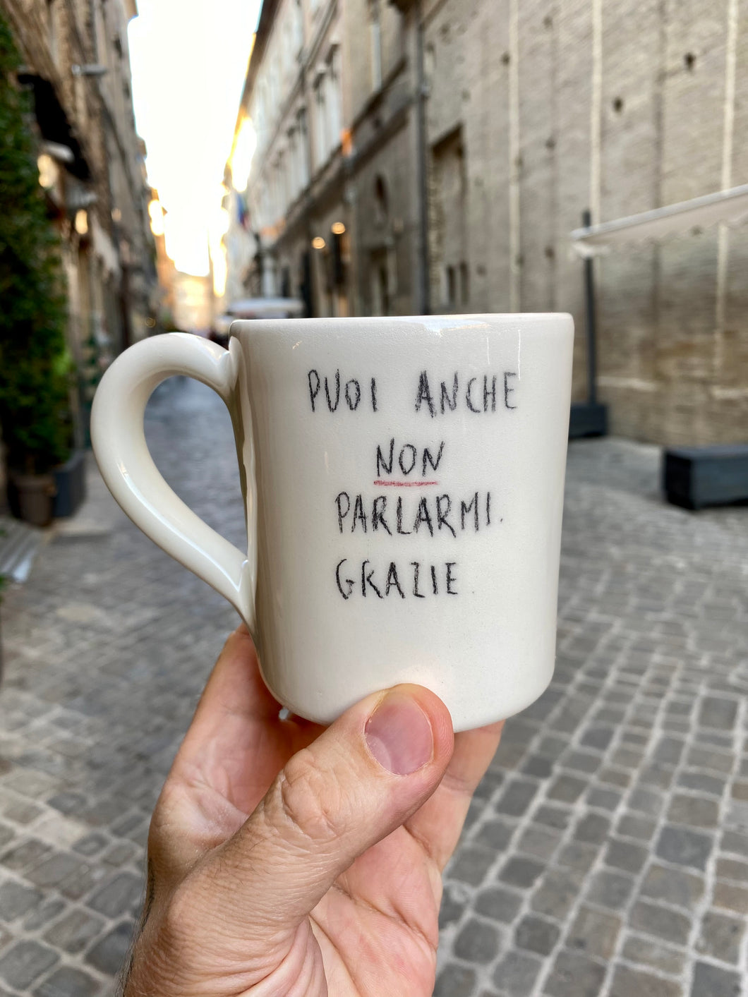 Puoi anche non parlarmi. Grazie. - La Mug