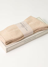 Carica l&#39;immagine nel visualizzatore di Gallery, Thunders Love Link Collection Canalé Raw White Socks - Calzini
